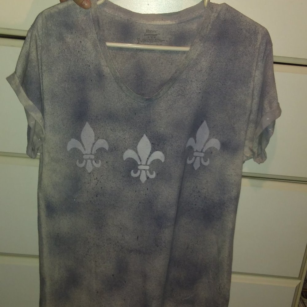 4/$10 Fleur-de-lis; upcycled; handmade